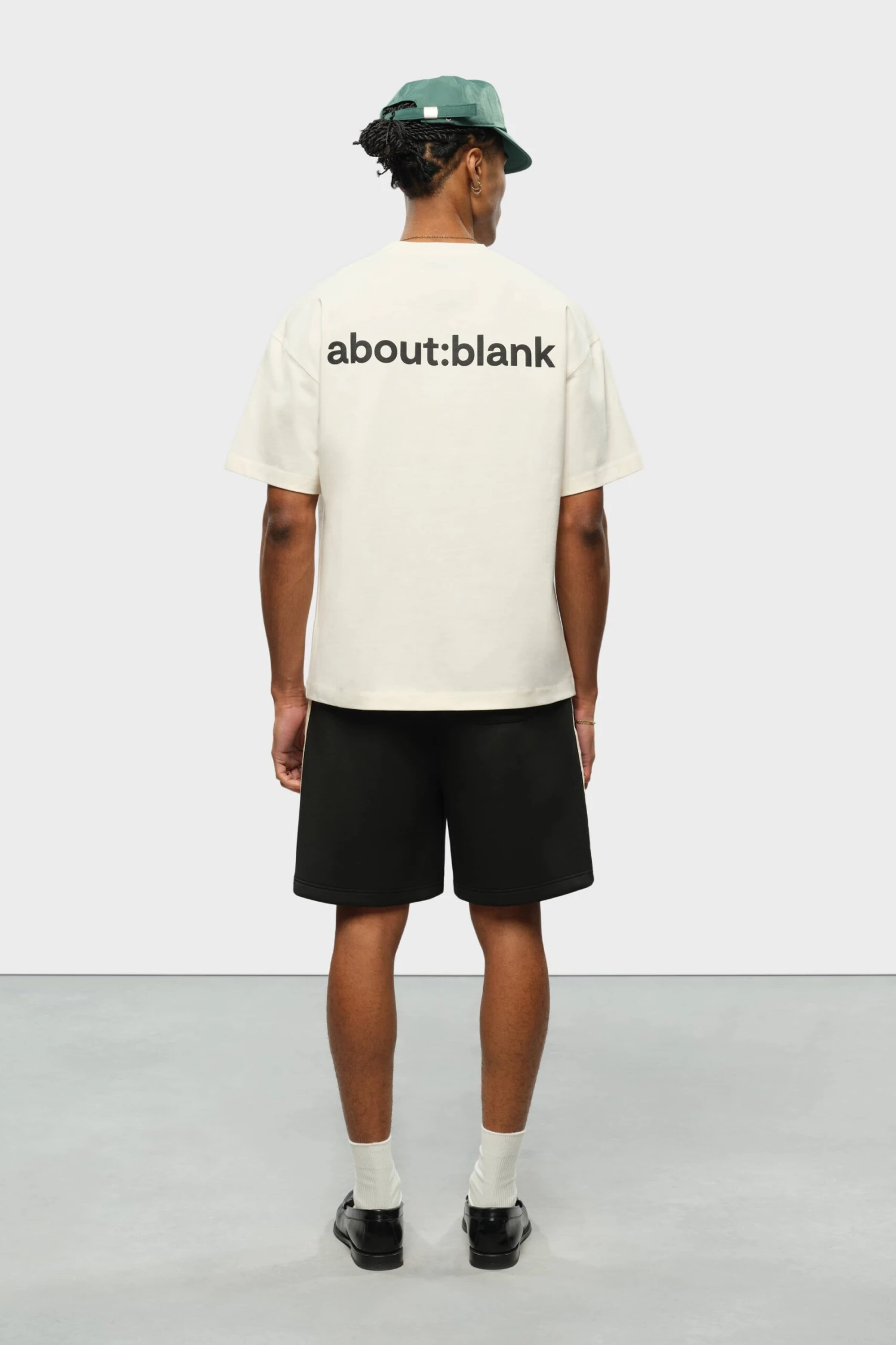 About:blank Reverse T-shirt Oat/black - Image 3