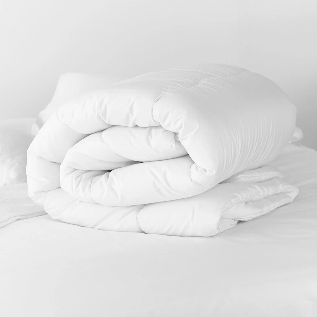 Allergy Plus Anti Stain Quilt - All Seasons - Image 2