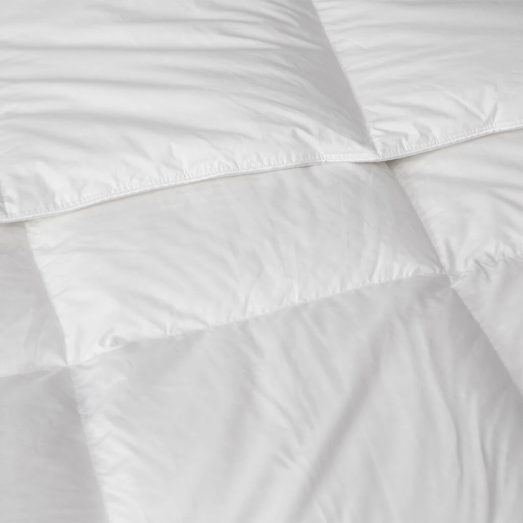 John Cotton 85/15 White Goose Feather & Down Quilt - All Seasons - Image 4